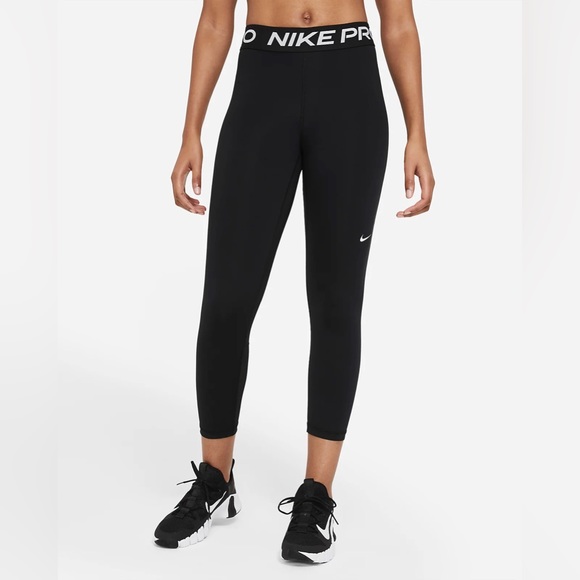 Nike Pants - Nike Pros Black Crop Leggings